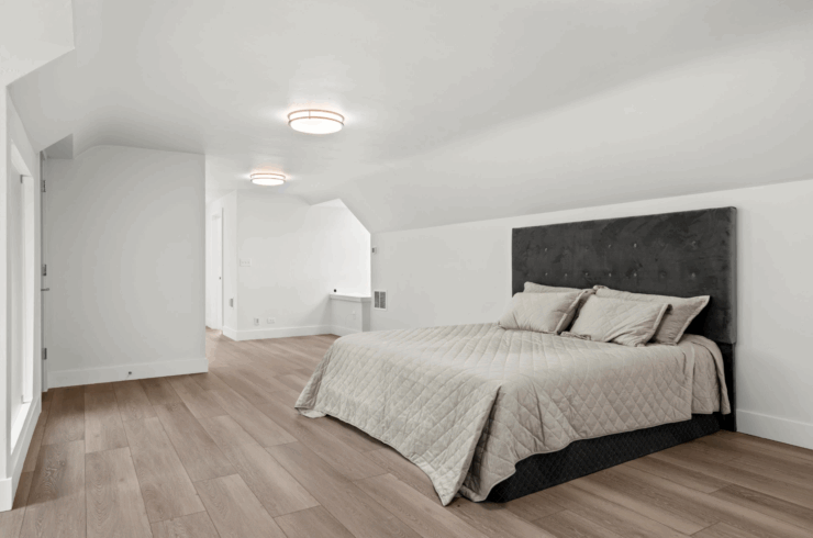 A king size bed fits easily in the main bedroom.